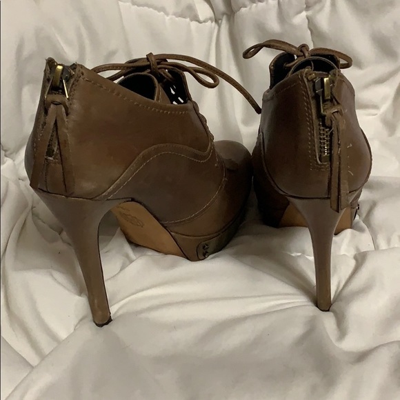 House of Harlow 1960 heels - Picture 3 of 3